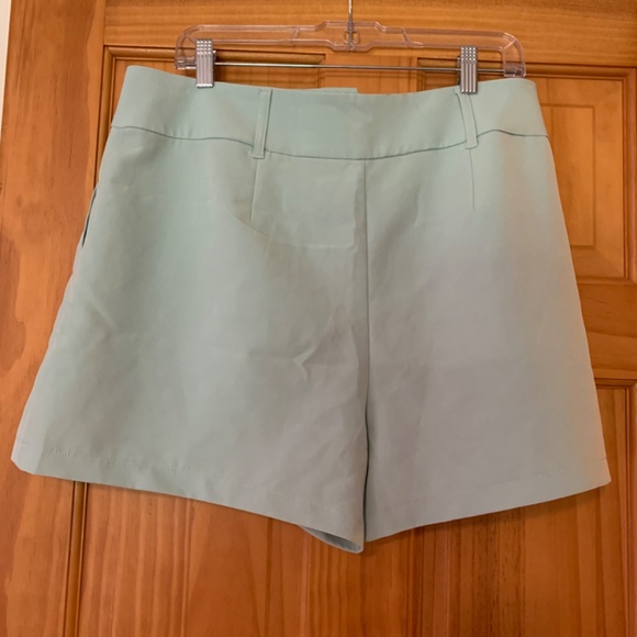 Express shorts - Picture 2 of 9